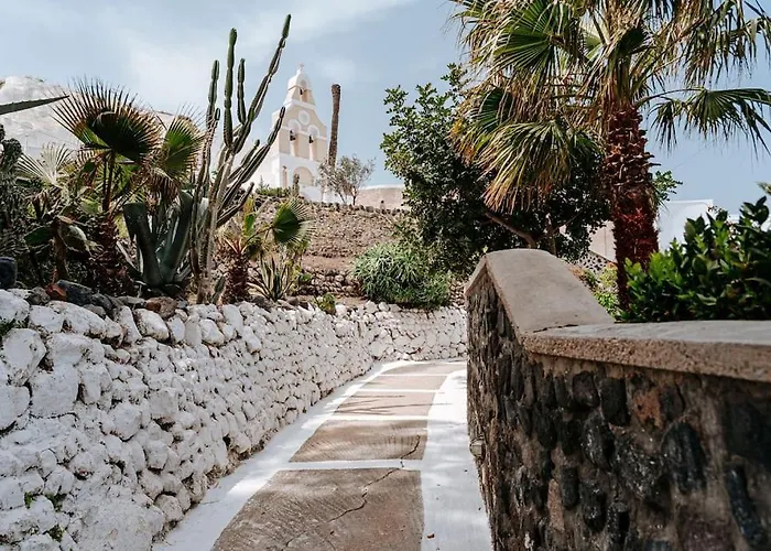 Moon Cactus Traditional Cave With Jacuzzi