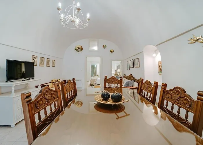 Βίλα Moon Cactus Traditional Cave With Jacuzzi