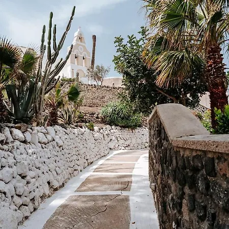 Moon Cactus Traditional Cave With Jacuzzi