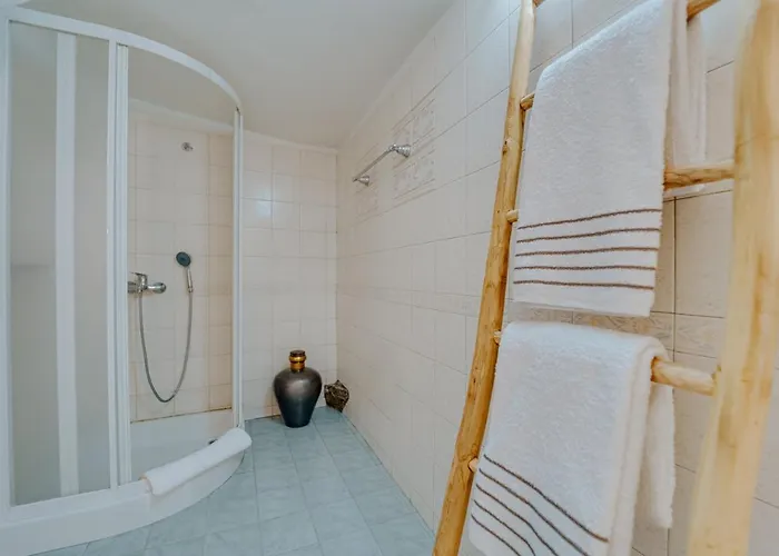 Moon Cactus Traditional Cave With Jacuzzi Villa