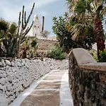 Moon Cactus Traditional Cave With Jacuzzi