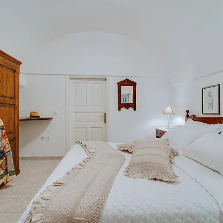 Moon Cactus Traditional Cave With Jacuzzi 메사리아