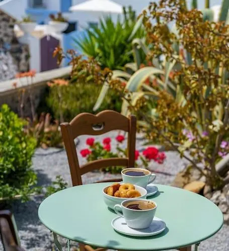 Moon Cactus Traditional Cave With Jacuzzi וילה